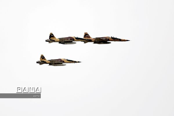 مراسم رژه روز ارتش