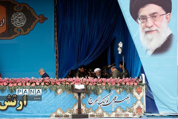 مراسم رژه روز ارتش