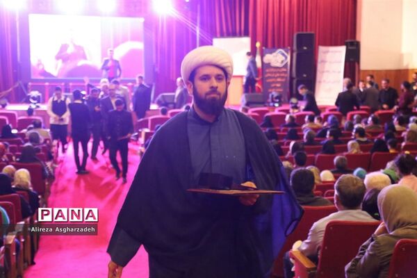 آیین تجلیل از جوانان و نخبگان برتر بابلسر