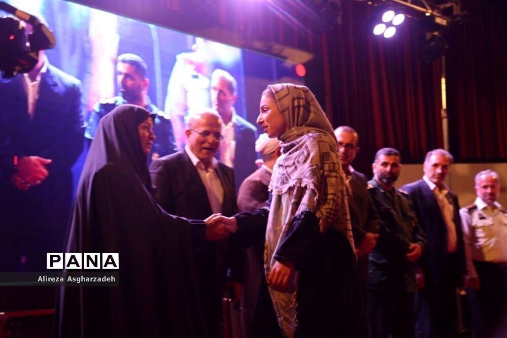 آیین تجلیل از جوانان و نخبگان برتر بابلسر