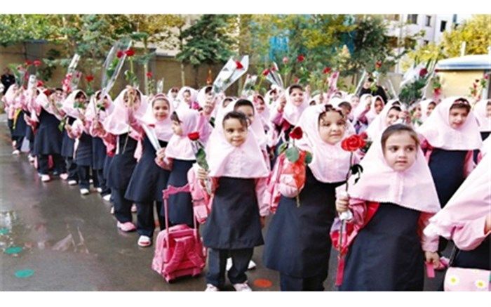 مدیریت و نظارت بر امور اجرایی پوشاک مدارس به سازمان دانش‌آموزی واگذار شد