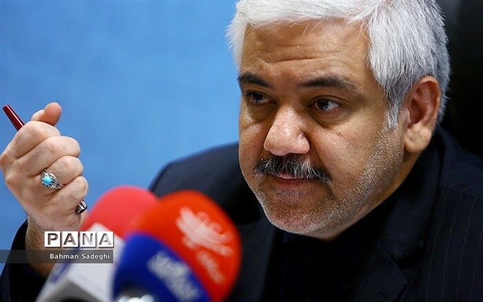 الهیار: اداره‌های آموزش و پرورش به‌محض استخدام رسمی حق بیمه سنوات خدمت قبلی کارمند را انتقال دهند