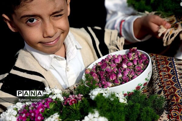 هفدهمین جشنواره  گل و گلاب