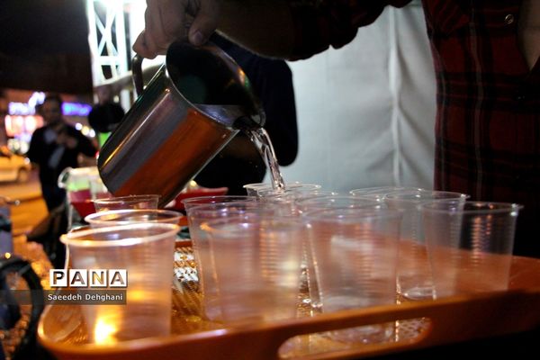 جشن و سرور مردم شیراز در شب میلاد حضرت مهدی (عج)