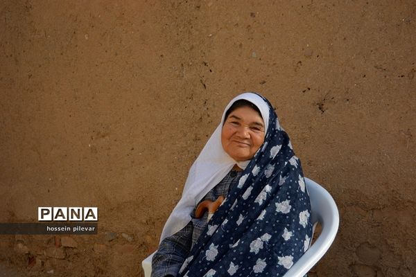 پخش شربت و شیرینی در جشن میلاد امام زمان (عج) شهرستان خوسف