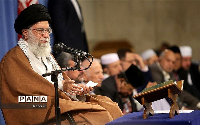رهبر معظم انقلاب: قوام حیات معنوی انسان به تذکر و توسل و خشوع و ذکر است
