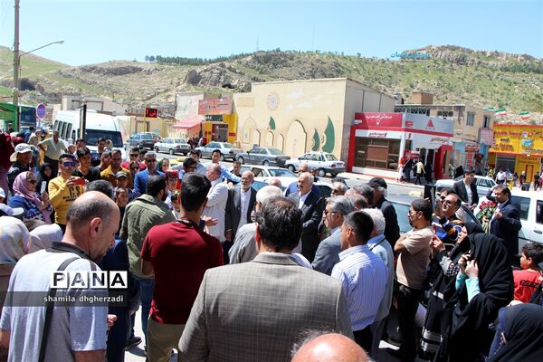 آیین گلباران آرامگاه سعدی  و دیدار با خانواده سیل زدگان در یادروز این شاعر پرآوازه