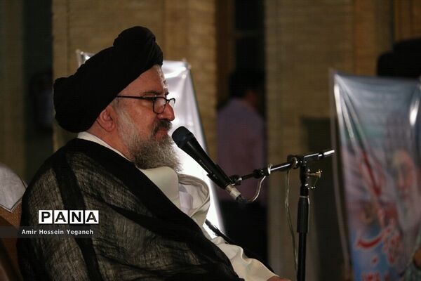 مراسم گرامیداشت سالروز تاسیس سپاه پاسداران انقلاب اسلامی با حضور آیت الله خاتمی در جزیره کیش