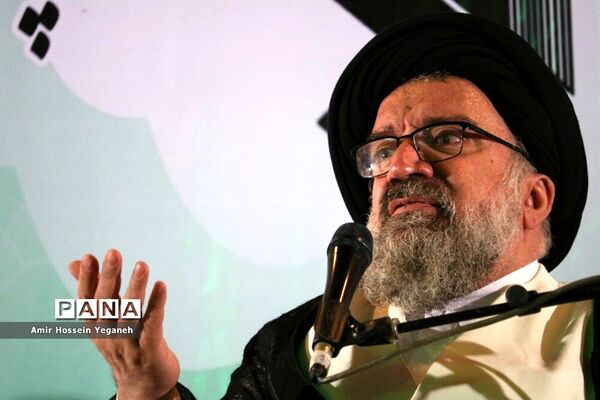 مراسم گرامیداشت سالروز تاسیس سپاه پاسداران انقلاب اسلامی با حضور آیت الله خاتمی در جزیره کیش