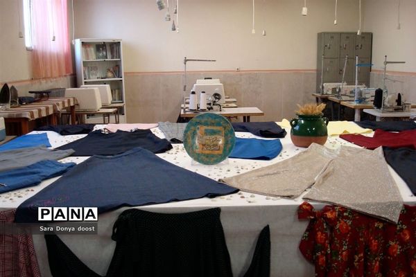 بازدید دانش‌آموزان پایه نهم چهاردانگه از هنرستان بحرالعلوم