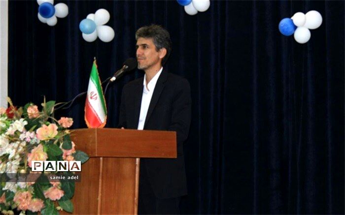 معاون پرورشی و فرهنگی آموزش و پرورش اصفهان:هنرمند باعث تغییر و تحول در جامعه می شود