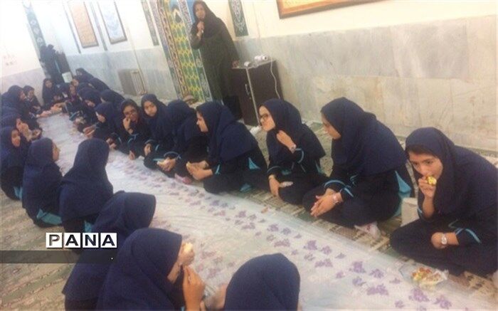 گرامیداشت هفته سلامت در دبیرستان فرزانگان دوره اول