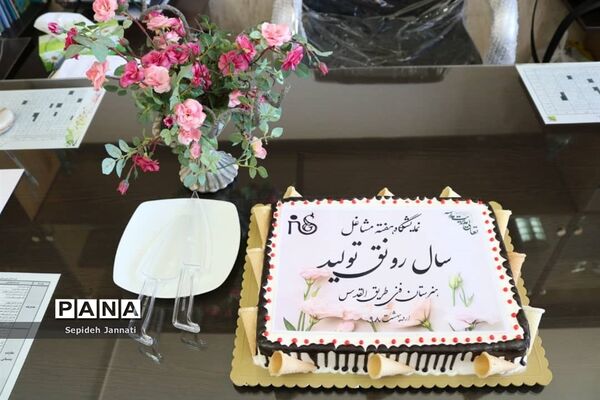 آشنایی دانش‌آموزان با مشاغل در نمایشگاه مشاغل آباده