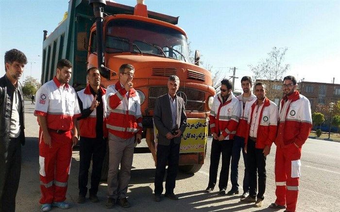 سومین محموله کمک های هلال احمر مهاباد به سیل زدگان ارسال شد
