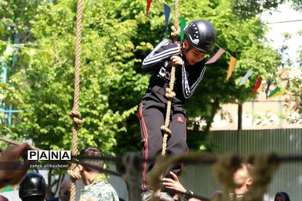 مسابقه دانش‌آموزی تکاور کوچک در شهر تهران