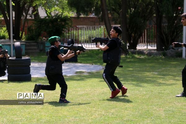 مسابقه دانش‌آموزی تکاور کوچک در شهر تهران
