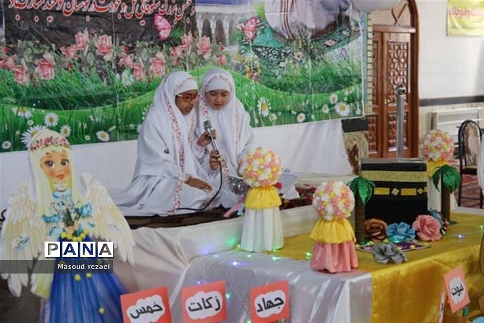 مراسم جشن تکلیف دانش‌آموزان دختر منطقه میانه