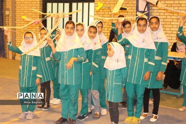 مسابقه گلایدر دانش‌آموزان و اولیاء در آبپخش