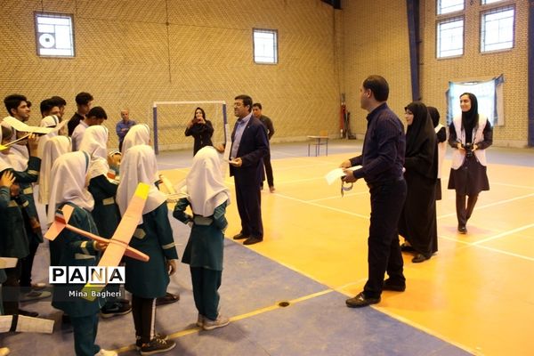 مسابقه گلایدر دانش‌آموزان و اولیاء در آبپخش