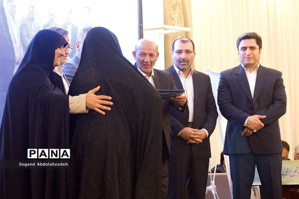 جشنواره خیرین مدرسه‌ساز و مدرسه‌یار در ساری