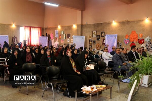 حس خوب زندگی؛ نمایشگاه دست سازه های دانش آموزان با نیازهای ویژه