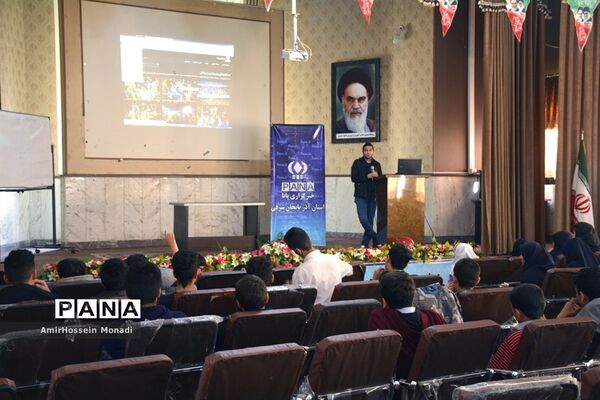 دوره آموزشی خبرنویسی و عکاسی دانش‌آموزان ناحیه یک تبریز