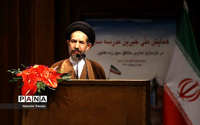 امام جمعه موقت تهران: در کنار مردمان مناطق سیل زده قرار بگیریم