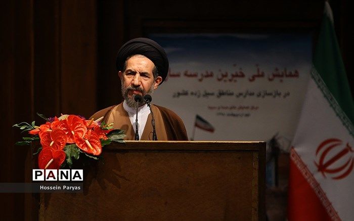 امام جمعه موقت تهران: در کنار مردمان مناطق سیل زده قرار بگیریم