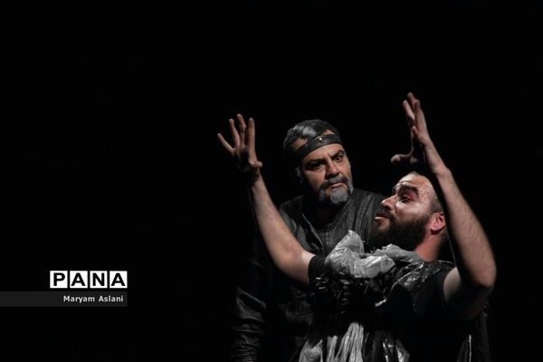 اجرای نمایش «اکوان دیو»