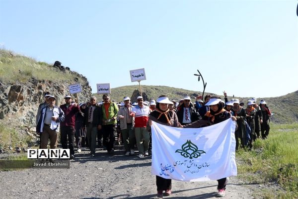 همایش بزرگ کوهپیمایی پیشتازان سازمان دانش‌آموزی خراسان رضوی-1