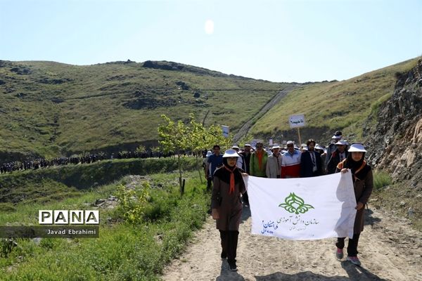 همایش بزرگ کوهپیمایی پیشتازان سازمان دانش‌آموزی خراسان رضوی-1
