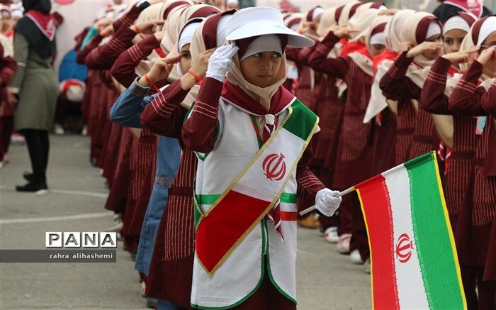 در جشن سپاس معلم؛ پیشتازان سازمان دانش‌آموزی از معلمان تقدیر می‌کنند