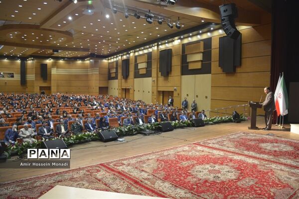 همایش  کشوری گام دوم انقلاب اسلامی در تالار معلم تبریز