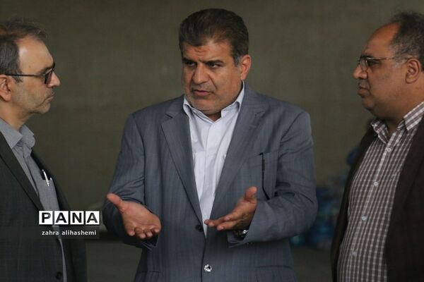 ارسال کمک های غیرنقدی به مناطق سیل زده باحضور مدیرکل آموزش و پرورش تهران