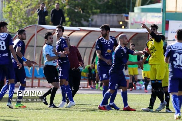دیدار تیم‌های نود ارومیه و ملوان انزلی