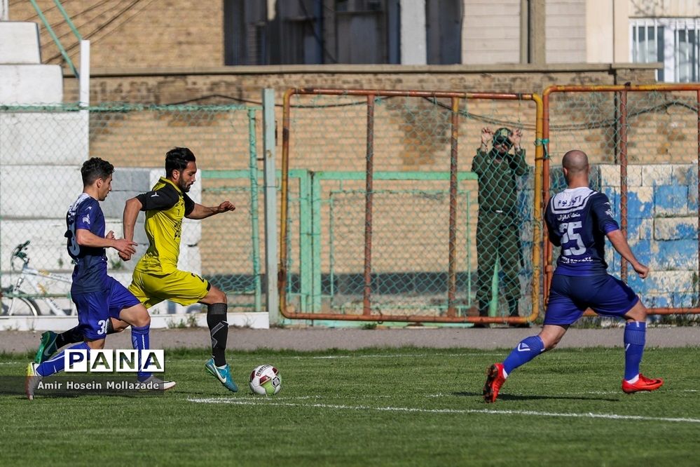 دیدار تیم‌های نود ارومیه و ملوان انزلی