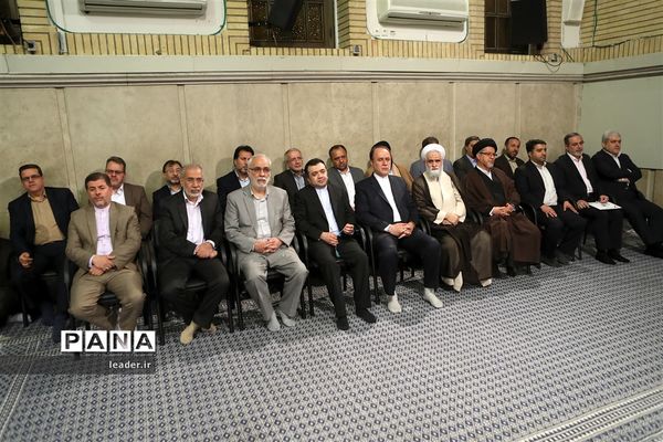 دیدار هزاران نفر از معلمان و فرهنگیان سراسر کشور به‌مناسبت روز معلم با مقام معظم رهبری