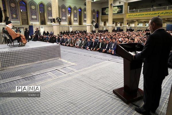 دیدار هزاران نفر از معلمان و فرهنگیان سراسر کشور به‌مناسبت روز معلم با مقام معظم رهبری