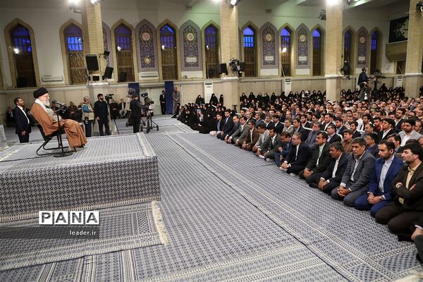 دیدار هزاران نفر از معلمان و فرهنگیان سراسر کشور به‌مناسبت روز معلم با مقام معظم رهبری