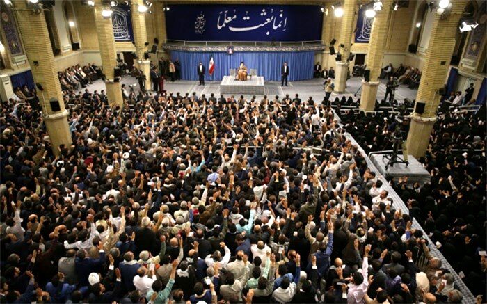رهبر انقلاب: معلم شریف و آبرودار است، در قضیه معیشت باید عزت نفس معلمان محفوظ بماند
