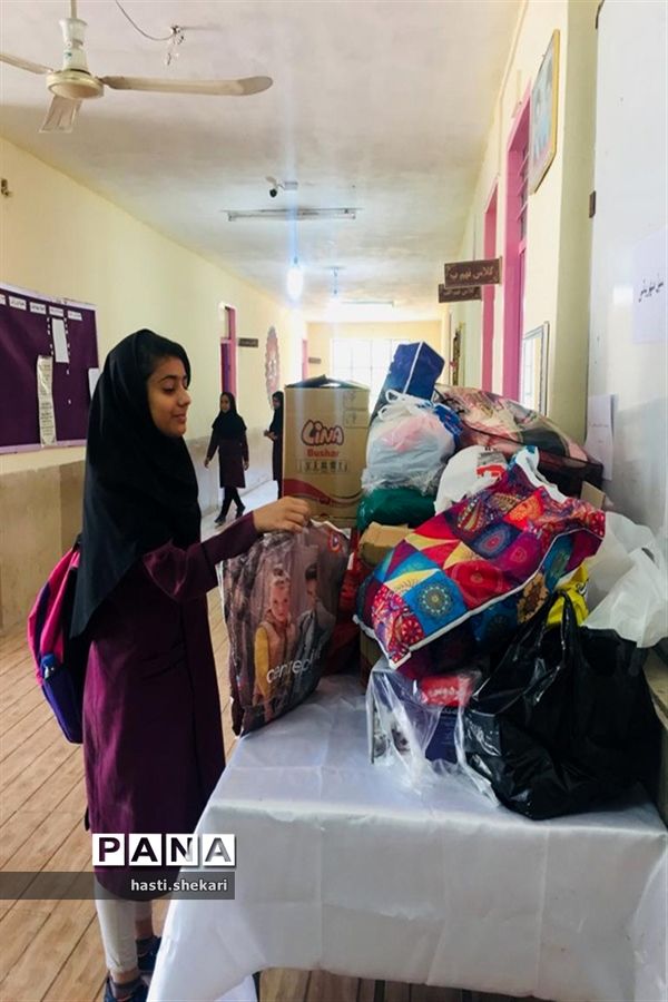 سیل مهربانی دانش‌آموزان خُنج برای همکلاسی‌های سیل‌زده