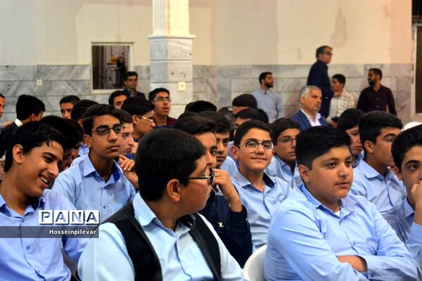برگزاری جشن تکلیف دبیرستان شهید نواب صفوی بیرجند در مسجد  جامع توحید
