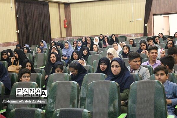گردهمایی روسای شورای دانش‌آموزی ناحیه 2 کرمان