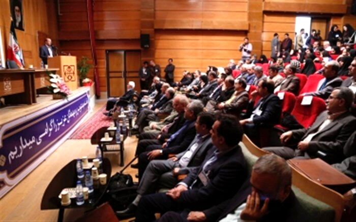 نقش دکتر اشراقی در شناخت هویت ایرانی قابل تقدیر است