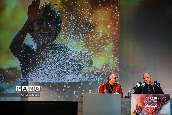 نشست خبری  پل ژوزف شریدر کارگردان و فیلمنامه‌نویس امریکایی