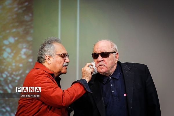 نشست خبری  پل ژوزف شریدر کارگردان و فیلمنامه‌نویس امریکایی