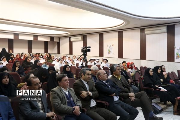 آغاز جشنواره فرهنگی و هنری دانش‌آموزان دختر خراسان رضوی در مشهد