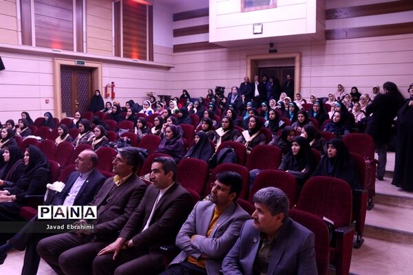 آغاز جشنواره فرهنگی و هنری دانش‌آموزان دختر خراسان رضوی در مشهد