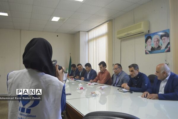 نشست هم‌اندیشی لباس فرم دانش‌آموزی مدارس استان بوشهر