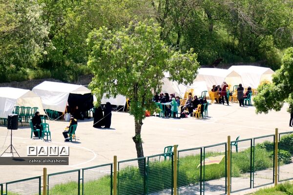بازدید مدیرآموزش و پرورش منطقه 16 تهران از کانون فرهنگی تربیتی بعثت به مناسبت هفته معلم